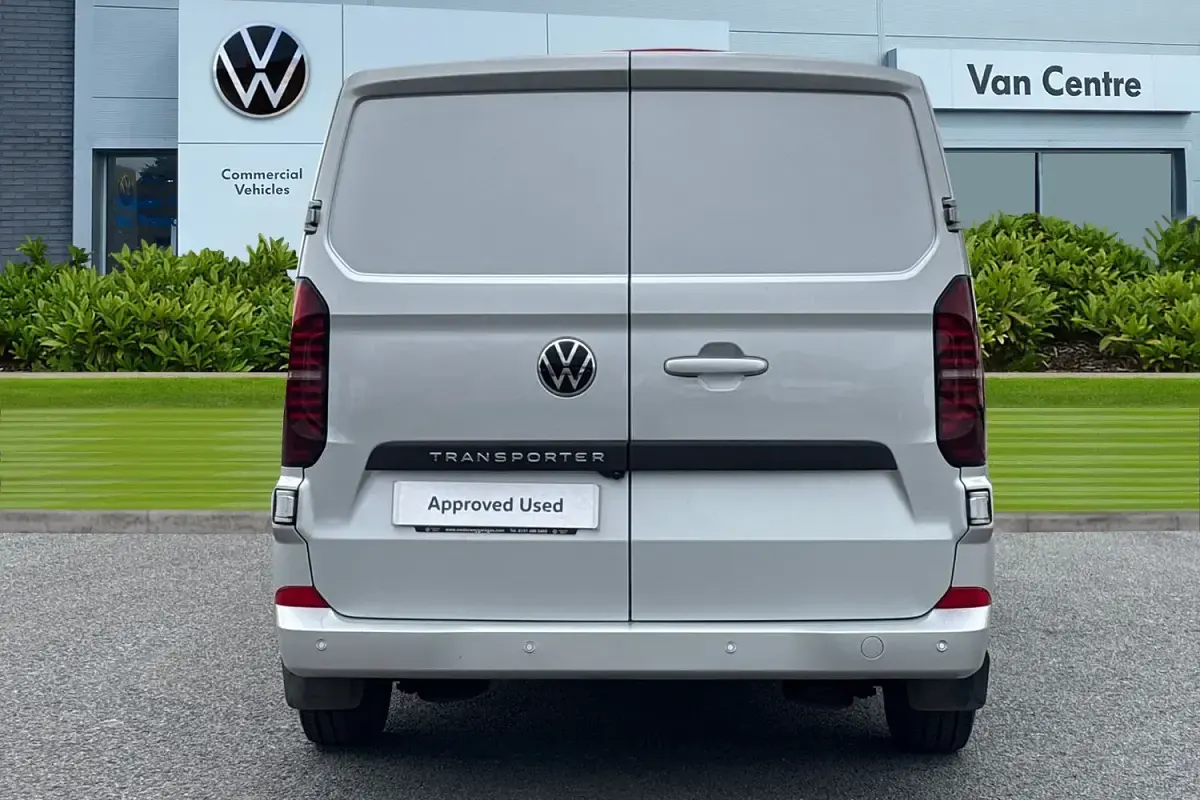 Usado VW Transporter Pro 110 HP (80 kW) 2025 Cinzento Van