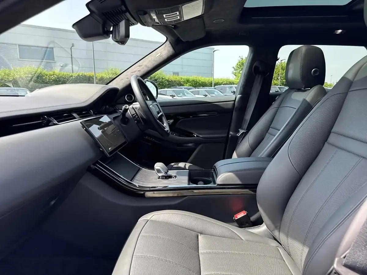 Used Land Rover Range Rover evoque Autobiography 204 HP (150 kW) 2024 Blue SUV