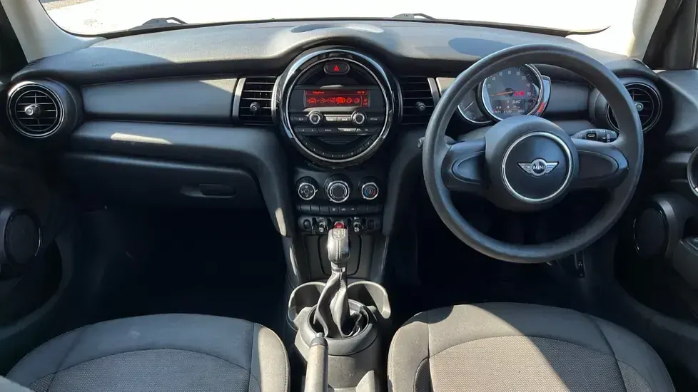 Used Mini ONE Hatch 102 HP (75 kW) 2017 Red Hatchback
