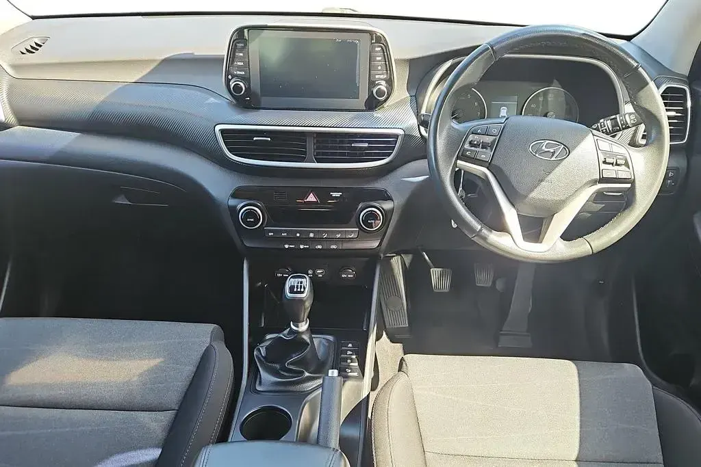 Used Hyundai Tucson SE 132 HP (97 kW) 2018 Grey SUV