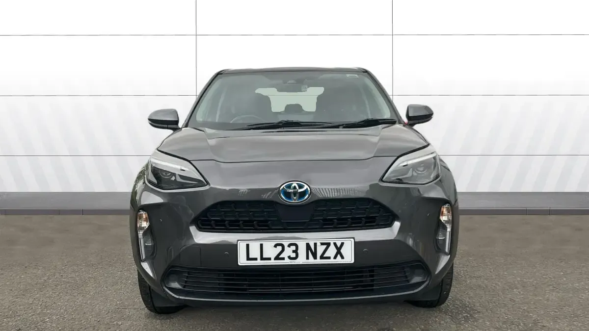 Used Toyota Yaris Hybrid 116 HP (85 kW) 2023 Grey Estate