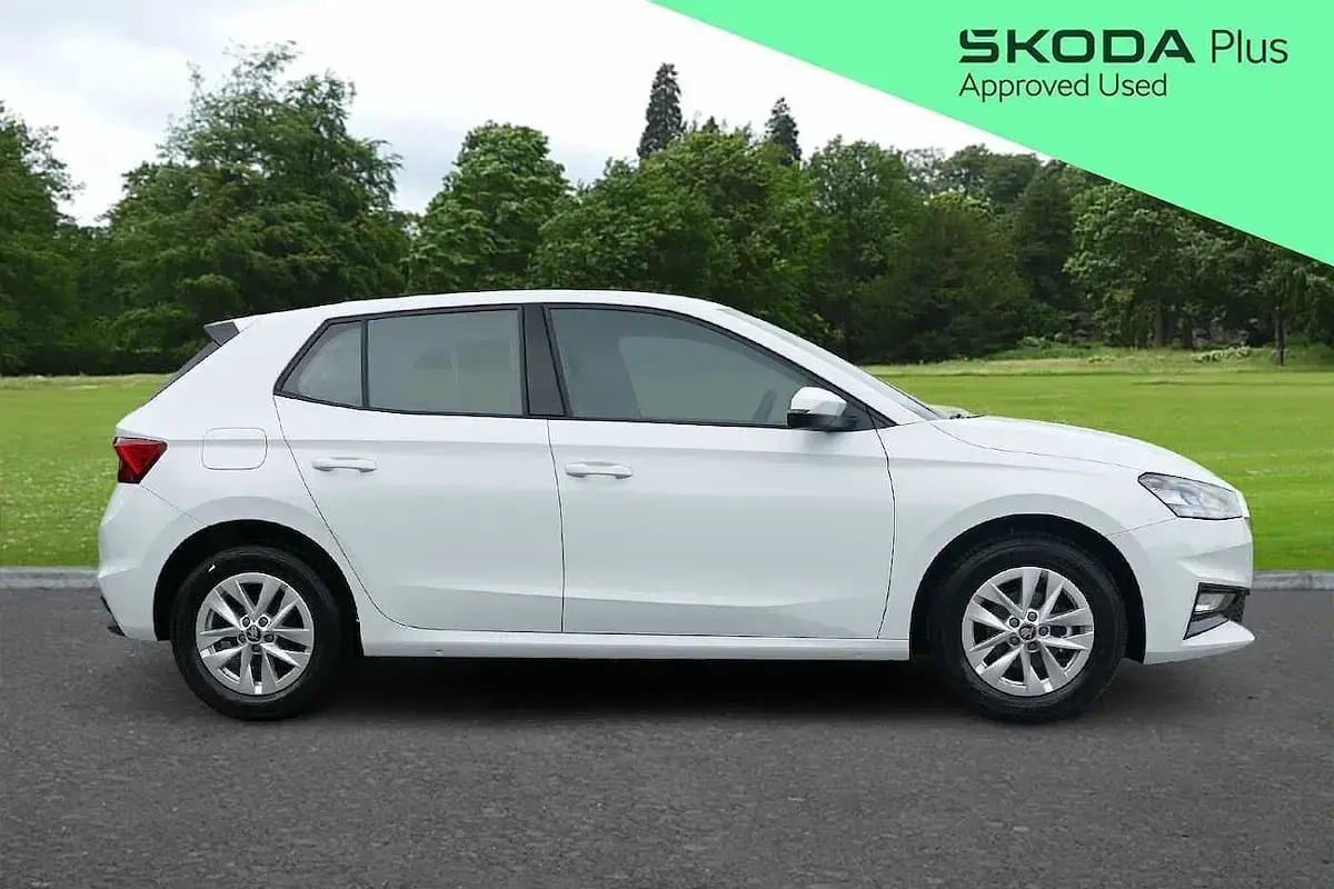 Used Skoda Fabia SE 59 HP (43 kW) 2025 Moon white metallic Hatchback