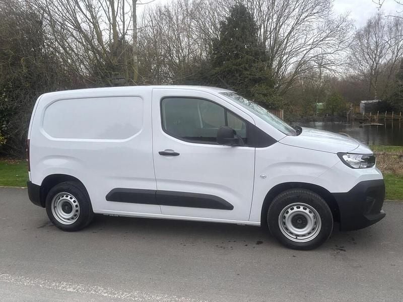New Citroën Berlingo 100 HP (73 kW) 2025 White MPV