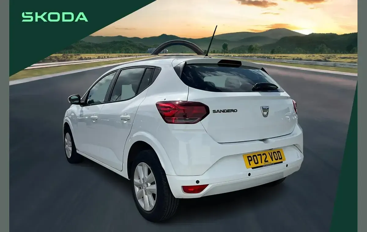 Used Dacia Sandero Comfort 90 HP (66 kW) 2022 White Hatchback