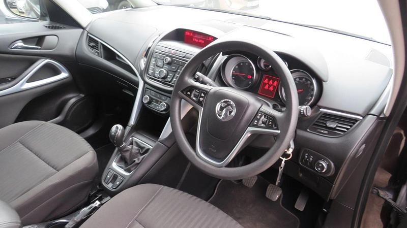 Used Vauxhall Zafira 2015 Brown MPV