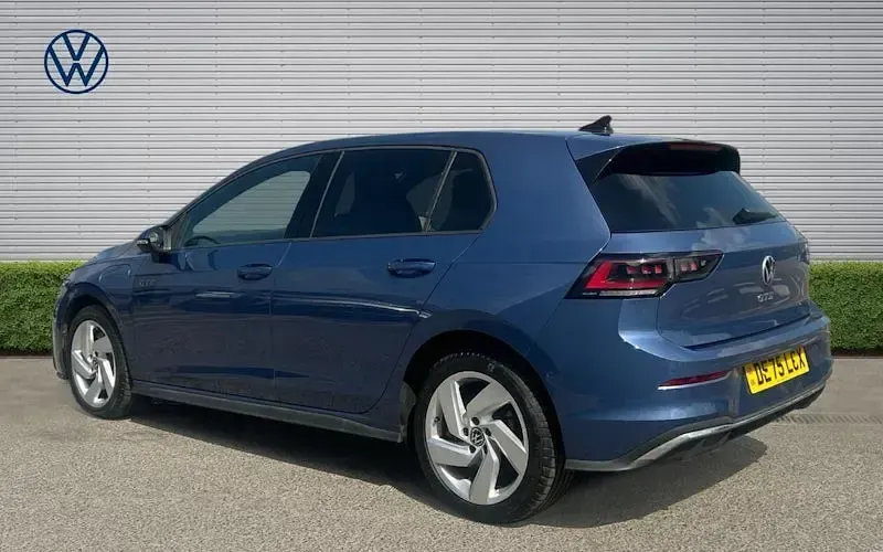 Used VW Golf VIII GTE 272 HP (200 kW) 2025 Blue Hatchback