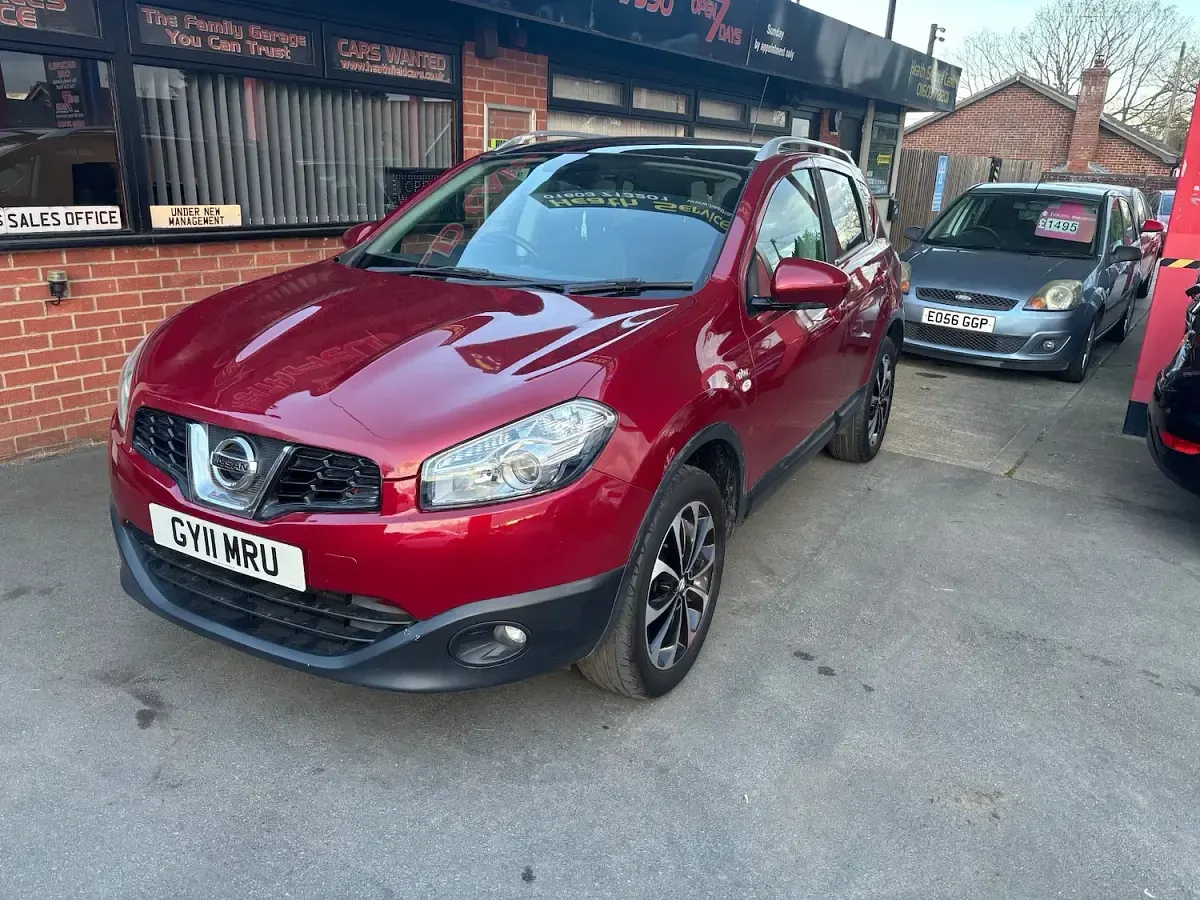 Used Nissan Qashqai N-TEC 110 HP (80 kW) 2011 Red SUV