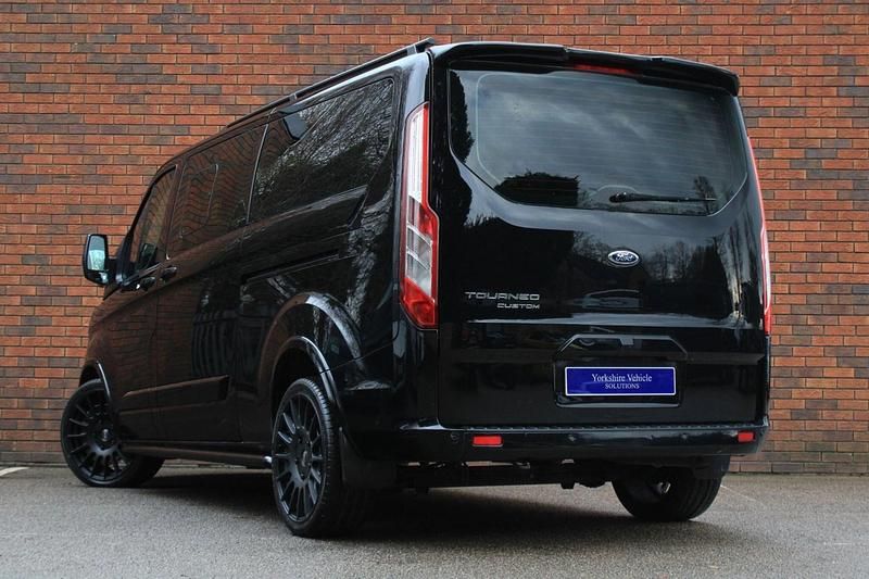 Used Ford Tourneo Titanium 130 HP (95 kW) 2020 Black MPV