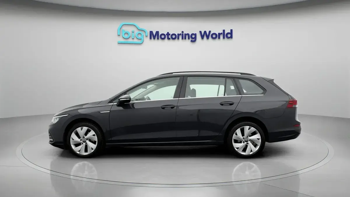 Used VW Golf VIII Style 115 HP (84 kW) 2023 Grey Estate