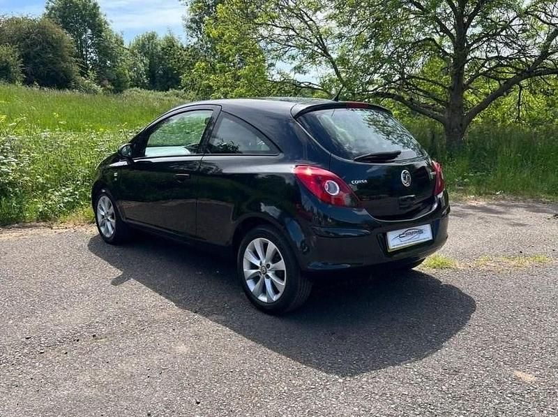 Used Vauxhall Corsa Excite 75 HP (55 kW) 2014 Black Hatchback