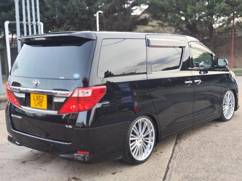 Usado Toyota Alphard Edition 2013 Preto Monovolume