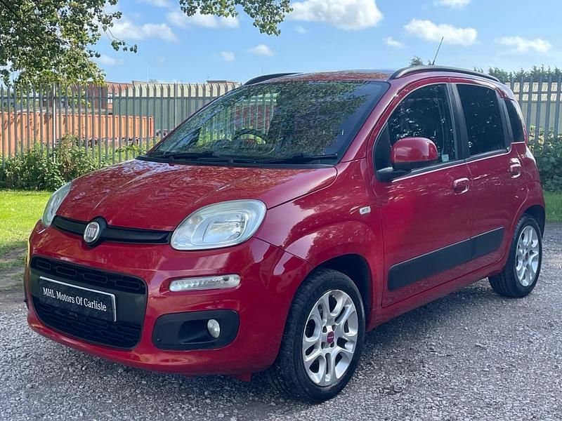 Used Fiat Panda Lounge 85 HP (62 kW) 2014 Red Hatchback