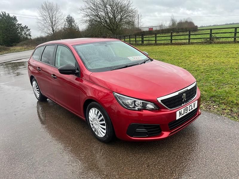 Red Used 2019 Peugeot 308 Estate | £3,950 (Good price) - Image 1/4