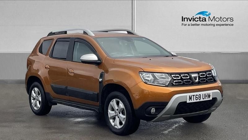 Used Dacia Duster Comfort 115 HP (84 kW) 2018 Orange SUV