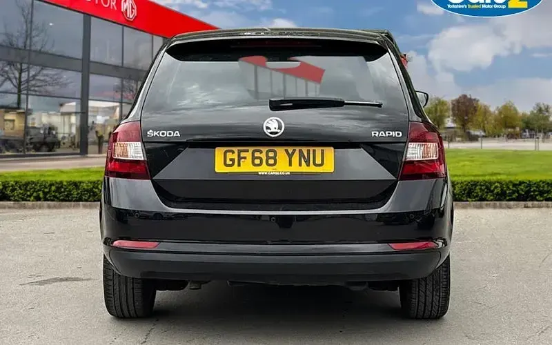 Gebraucht Skoda Rapid Sport 95 PS (69 kW) 2018 Schwarz Kleinwagen