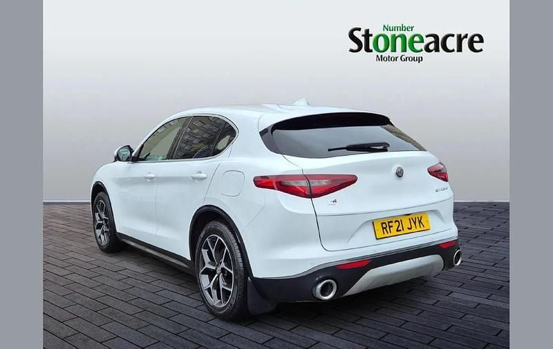 Used Alfa Romeo Stelvio Lusso 196 HP (144 kW) 2021 White SUV