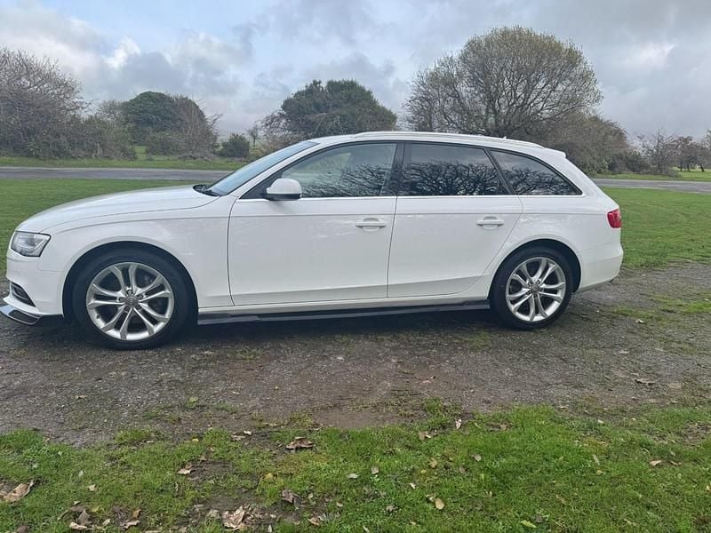 Used Audi A4 Black Edition 211 HP (155 kW) 2012 White Estate