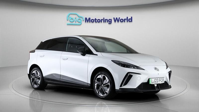 Used MG MG4 EV Trophy 2023 White Hatchback
