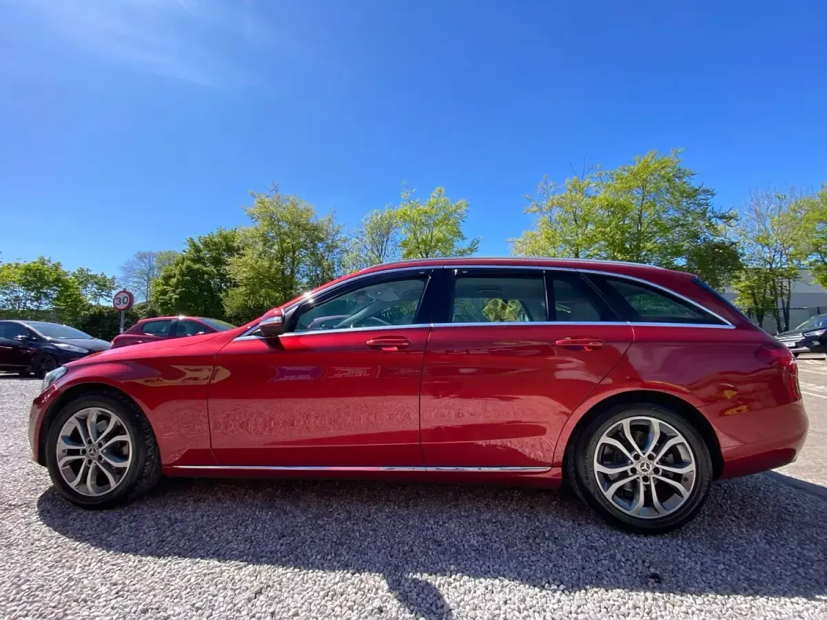 Używany Mercedes C220 170 KM (125 kW) 2014 Czerwony Kombi