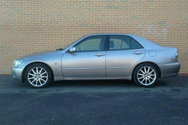 Used Lexus IS200 153 HP (112 kW) 2004 Sedan
