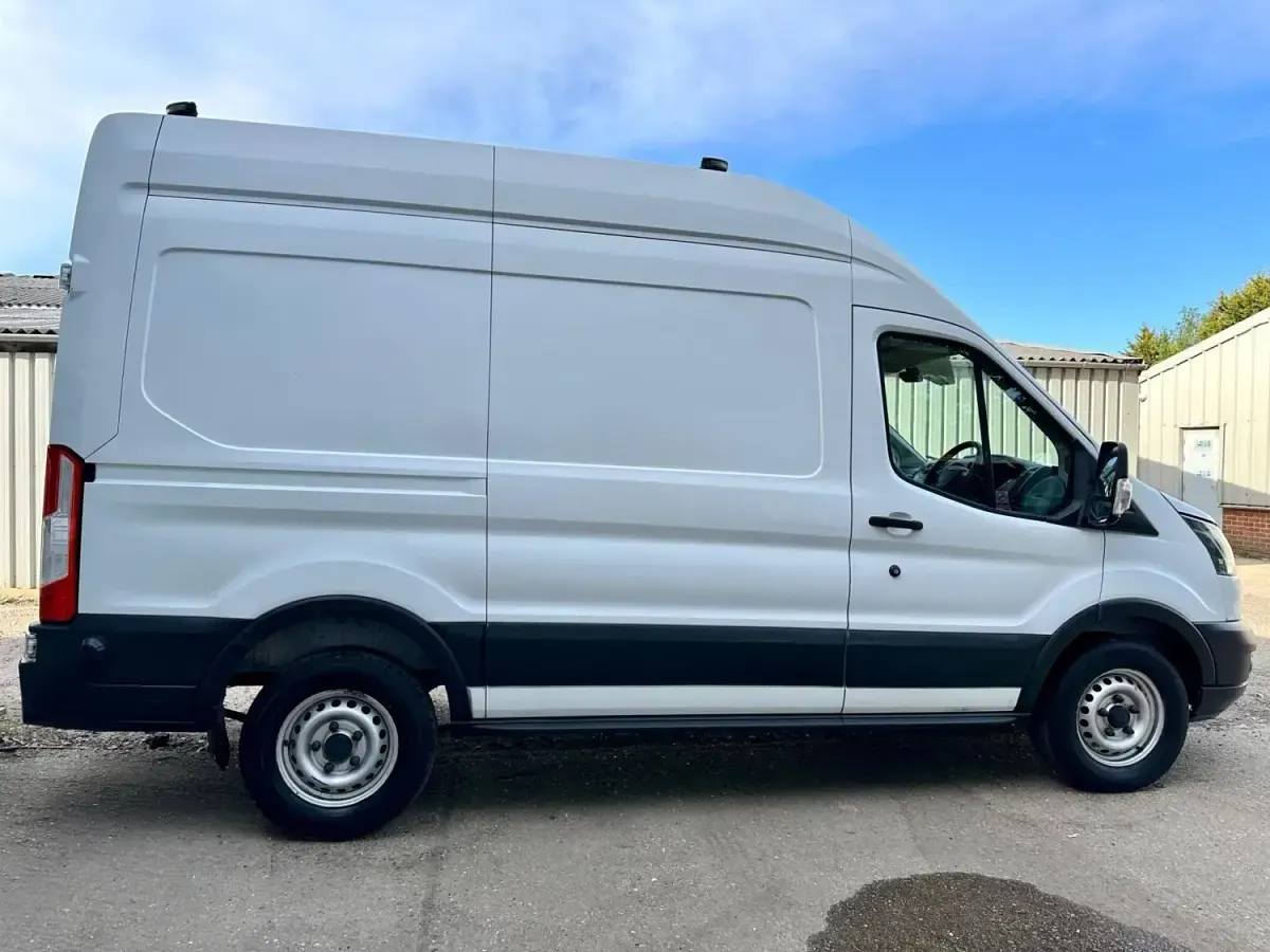 Usado Ford Transit 130 CV (95 kW) 2018 Blanco Van
