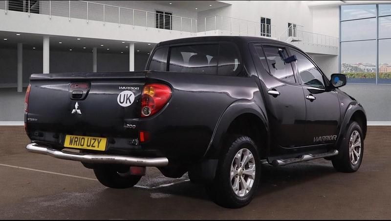 Used Mitsubishi L200 Warrior 176 HP (129 kW) 2010 Black Pickup