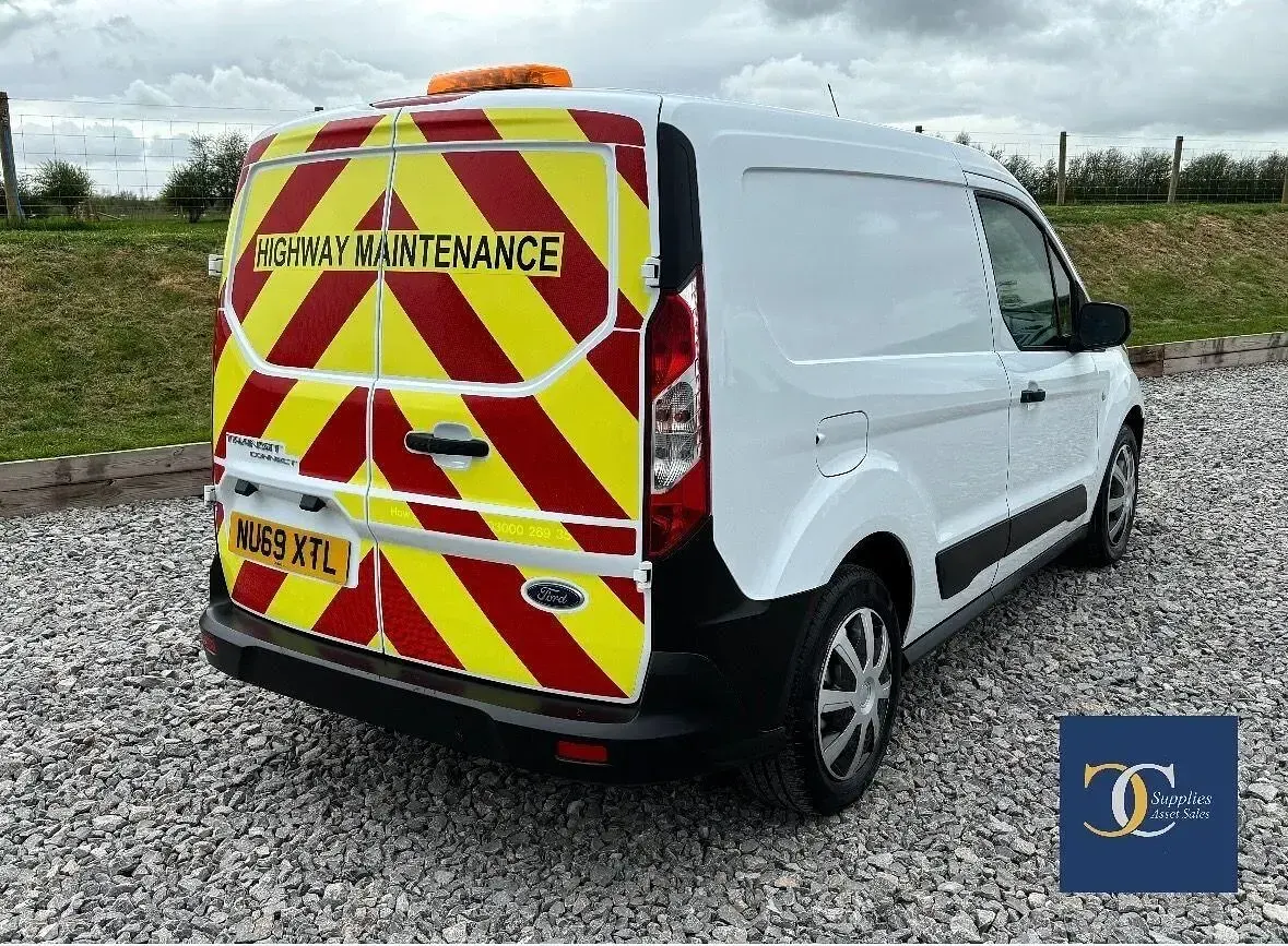 Second-hand Ford Transit Connect S 75 CP (55 kW) 2019 Alb Monovolum