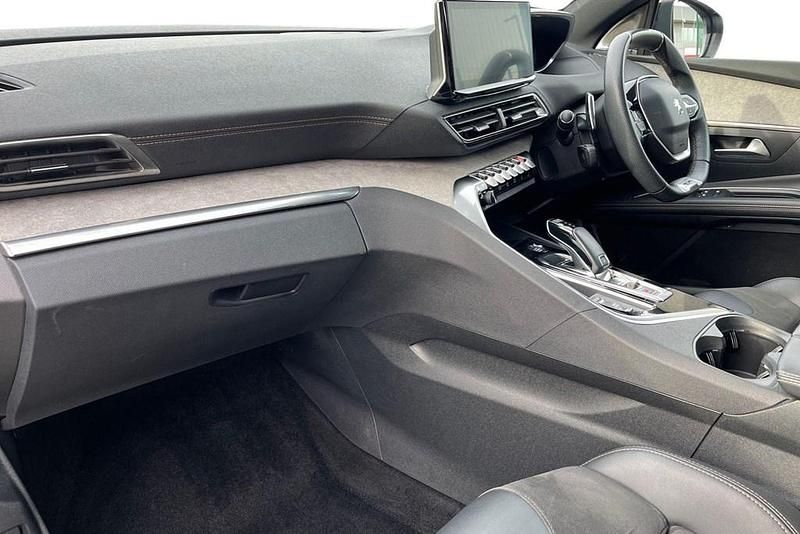 Used Peugeot 5008 Premium 129 HP (94 kW) 2023 White SUV