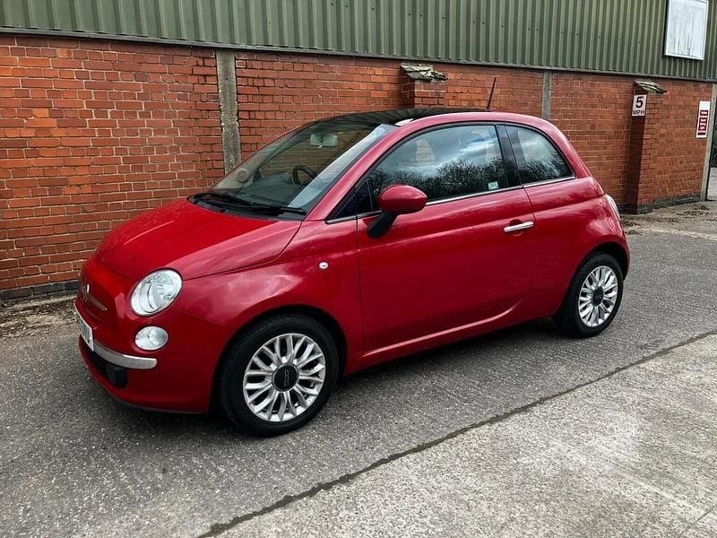 Used Fiat 500 Lounge 69 HP (50 kW) 2015 Red Hatchback