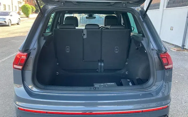 Used VW Tiguan R-line 150 HP (110 kW) 2023 Grey SUV