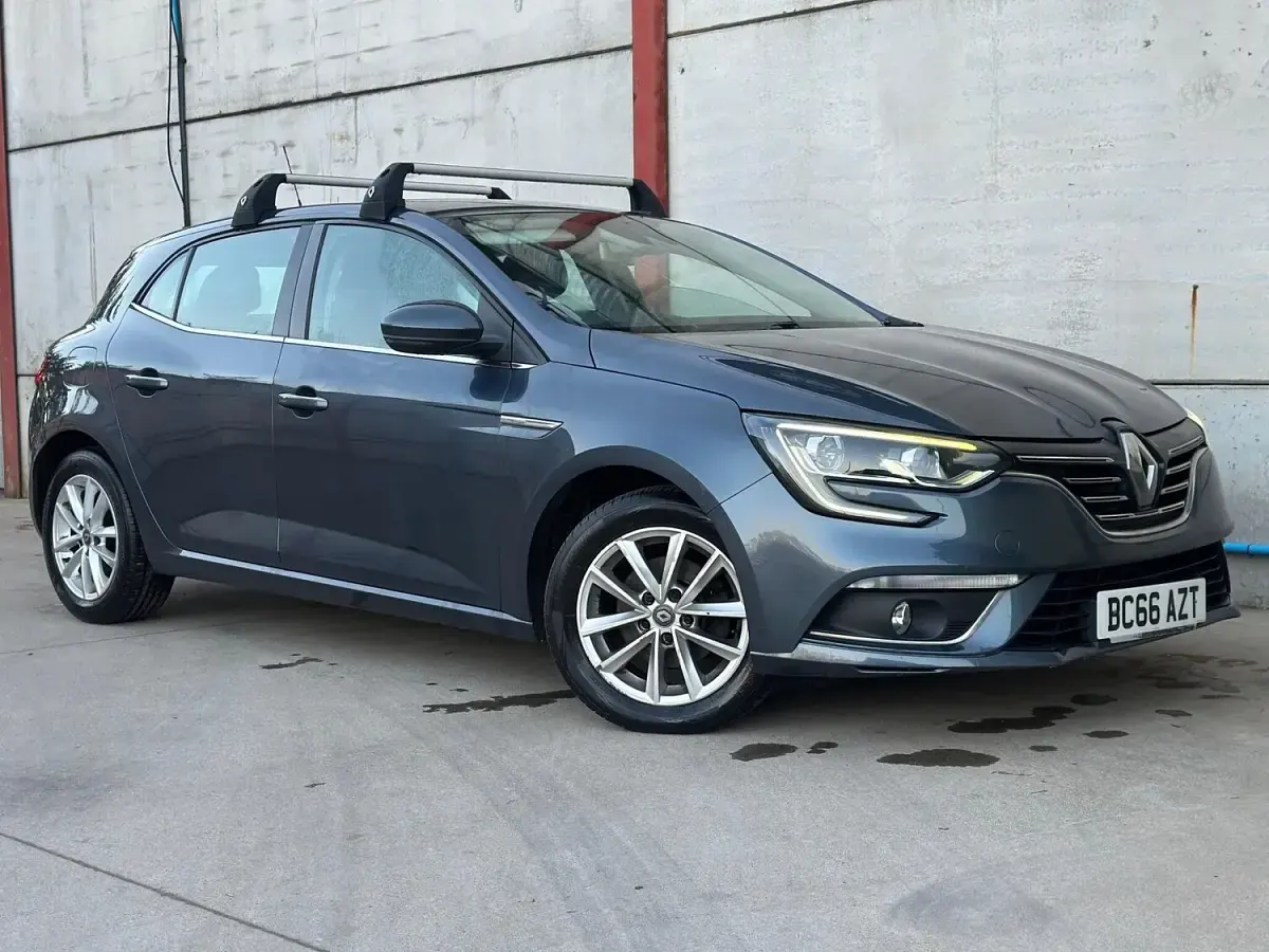Used Renault Mégane Dynamique 2017 Grey Hatchback