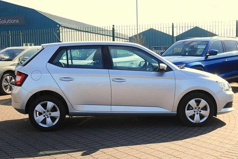 Used Skoda Fabia SE 94 HP (69 kW) 2017 Silver Hatchback