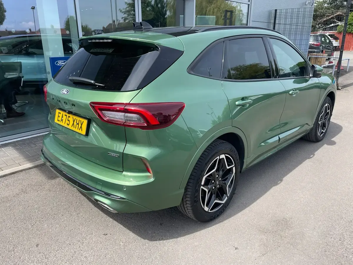 Used Ford Kuga ST-Line X 183 HP (134 kW) 2025 Green SUV
