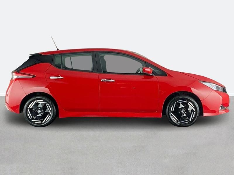 Used Nissan Leaf Acenta 110 kW (150 HP) 2022 Red Hatchback