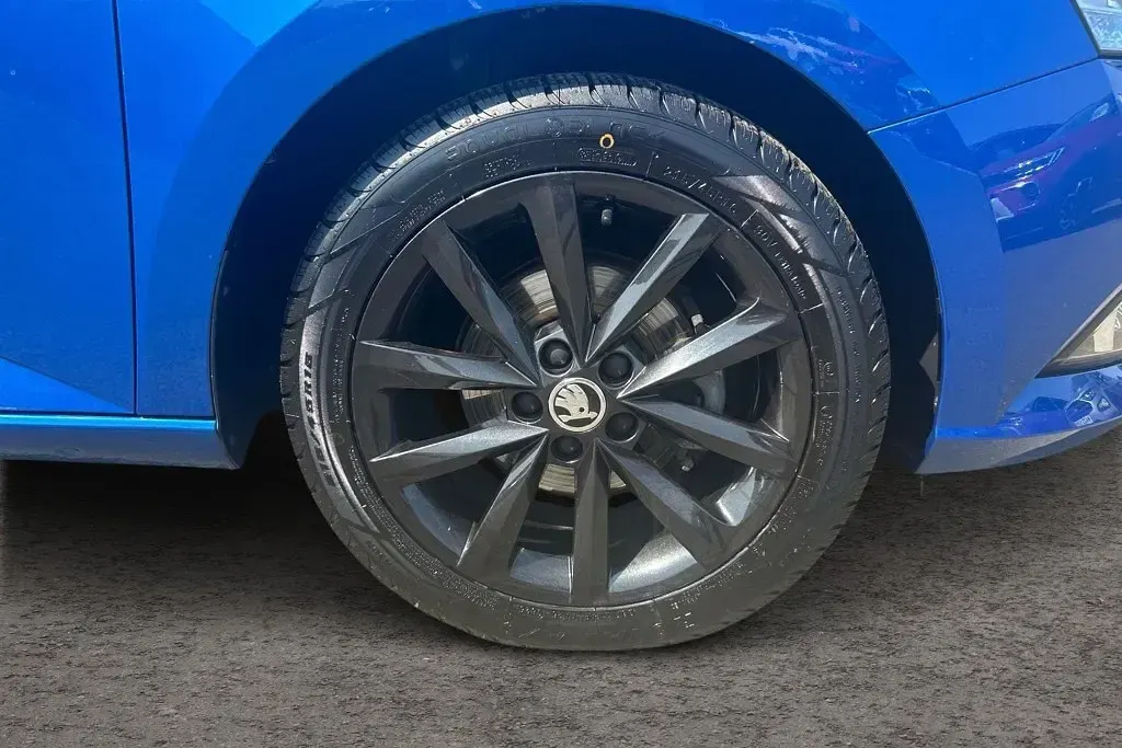 Used Skoda Fabia Colour Edition 95 HP (69 kW) 2021 Blue Hatchback