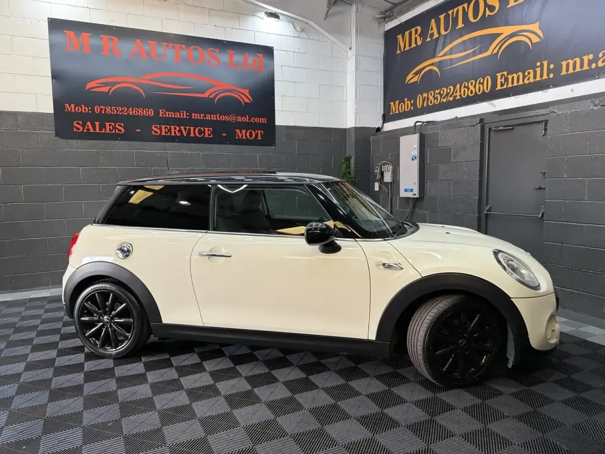 Used Mini Cooper S Hatch 2017 White Hatchback
