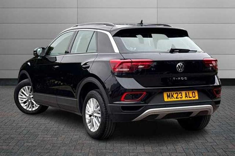 Used VW T-Roc Life 150 HP (110 kW) 2023 Black SUV