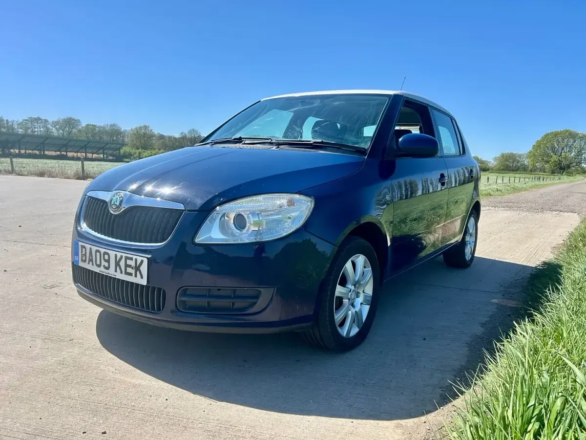Usado Skoda Fabia 2009 Azul Citadino