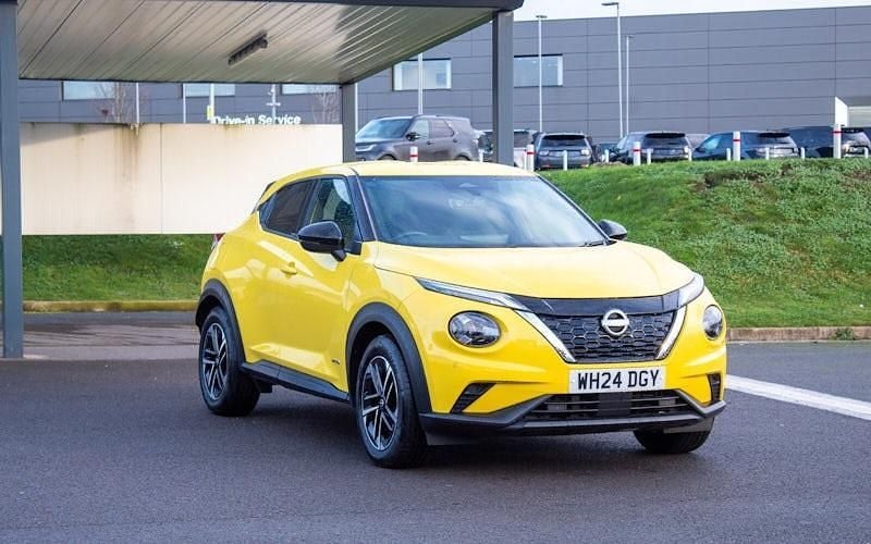Iconic yellow Used 2024 Nissan Juke N-Connecta SUV | £18,499 (Fair price) - Image 1/4