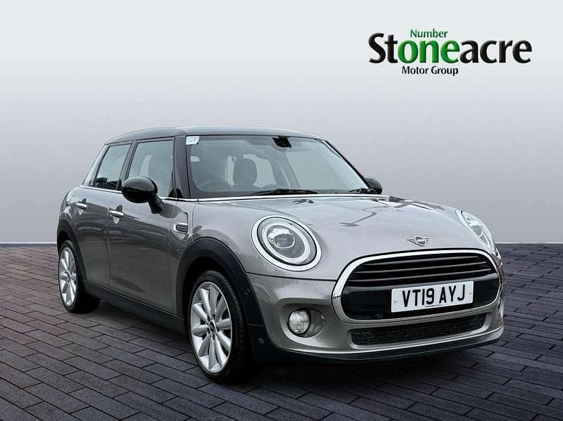 Silver Used 2019 Mini Cooper Classic Hatchback | £12,556 (Fair price) - Image 1/4