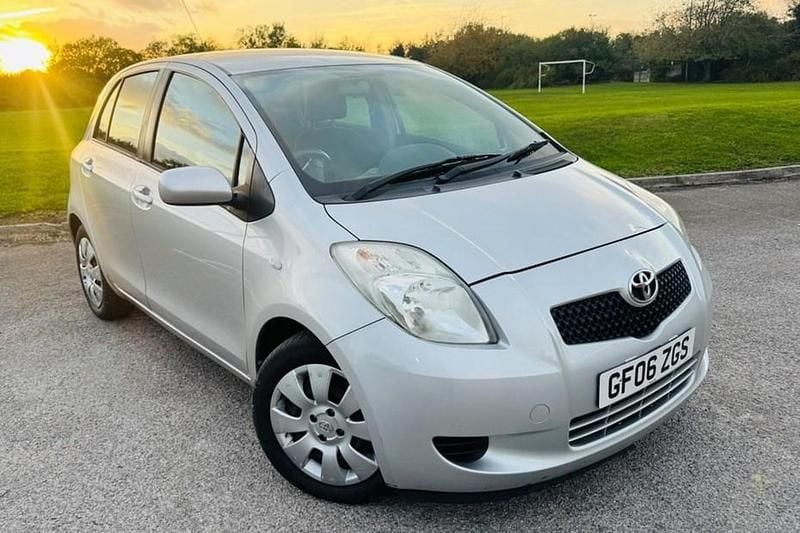 Silver Used 2006 Toyota Yaris T3 Hatchback | £1,490 (Fair price) - Image 1/1