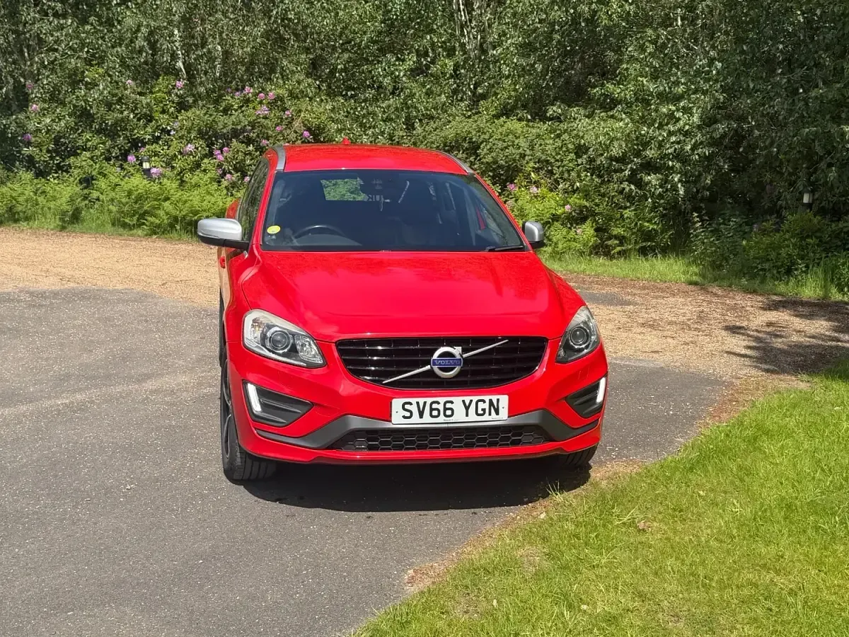 Used Volvo XC60 R-Design 2016 Red SUV