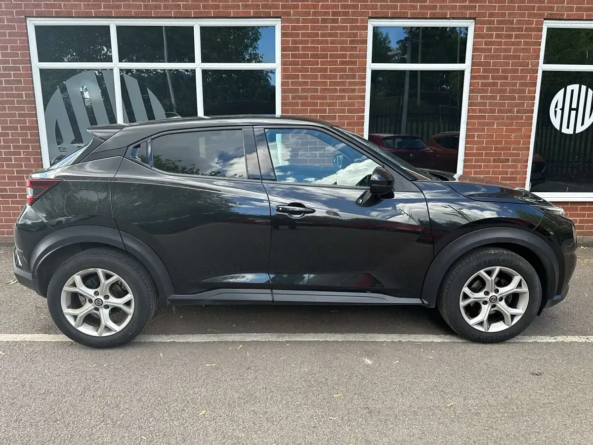 Used Nissan Juke N-Connecta 114 HP (83 kW) 2020 Black SUV
