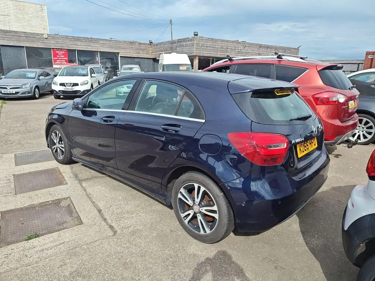 Used Mercedes A180 Executive 2016 Blue Hatchback