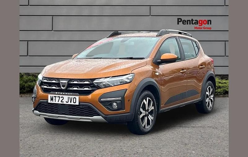 Used Dacia Sandero Prestige 90 HP (66 kW) 2022 Orange SUV