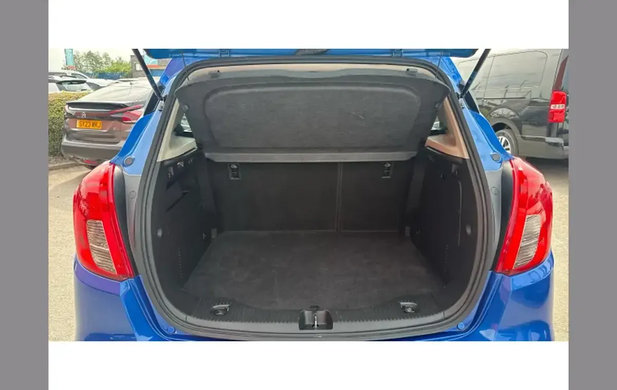 Second-hand Vauxhall Mokka X Active 140 CP (102 kW) 2017 Albastru SUV