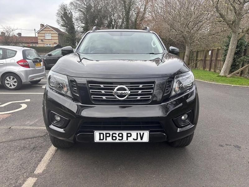 Used Nissan Navara N-Guard 190 HP (139 kW) 2019 Black Pickup