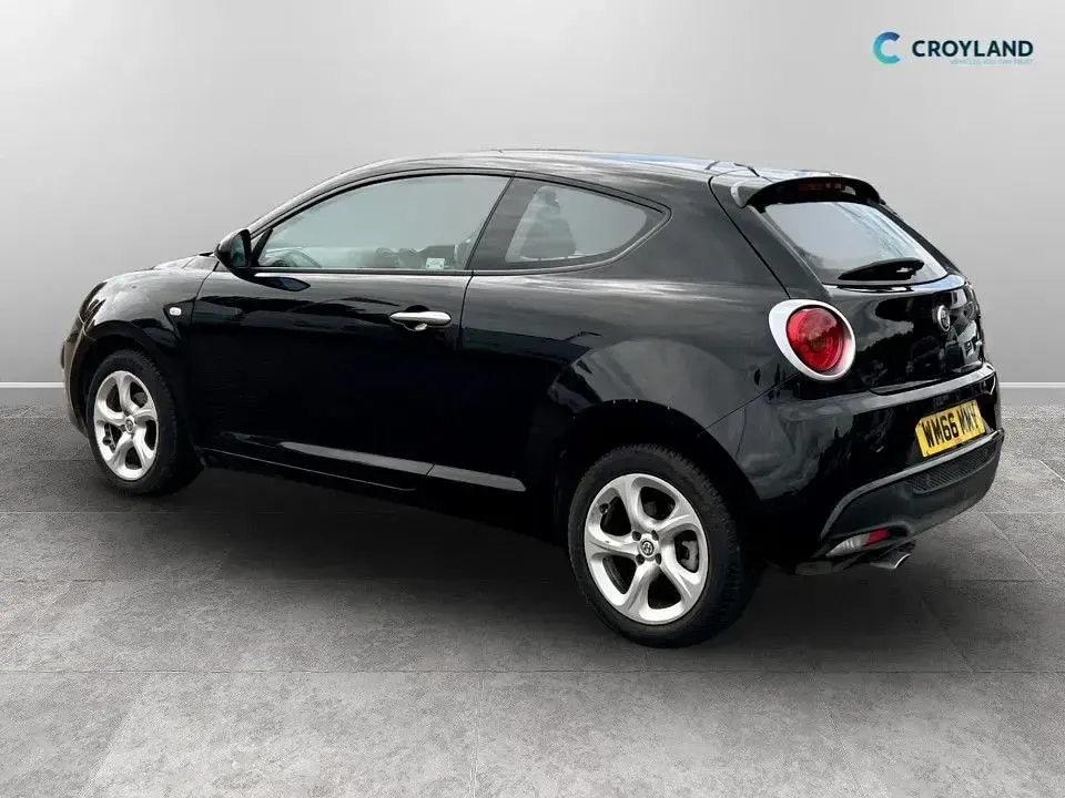 Used Alfa Romeo MiTo 105 HP (77 kW) 2017 Black Hatchback