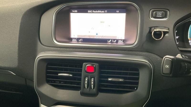 Used Volvo V40 Inscription 150 HP (110 kW) 2019 Gold Hatchback