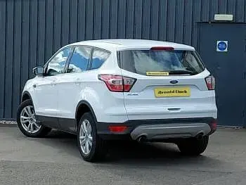 Used Ford Kuga Zetec 120 HP (88 kW) 2017 White SUV